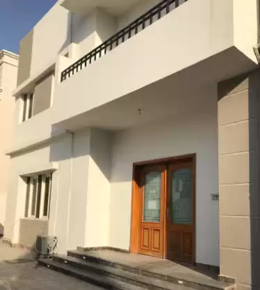 Residential Ready Property Studio U/F Apartment  for rent in Al Sadd , Doha #7665 - 1  image 